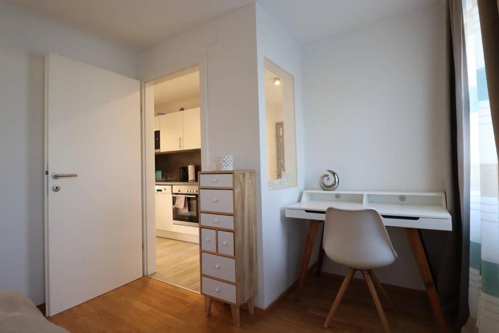 Brilliant View: Balcony Home, Modern, Stylish And Newly Renovated Wien Eksteriør billede