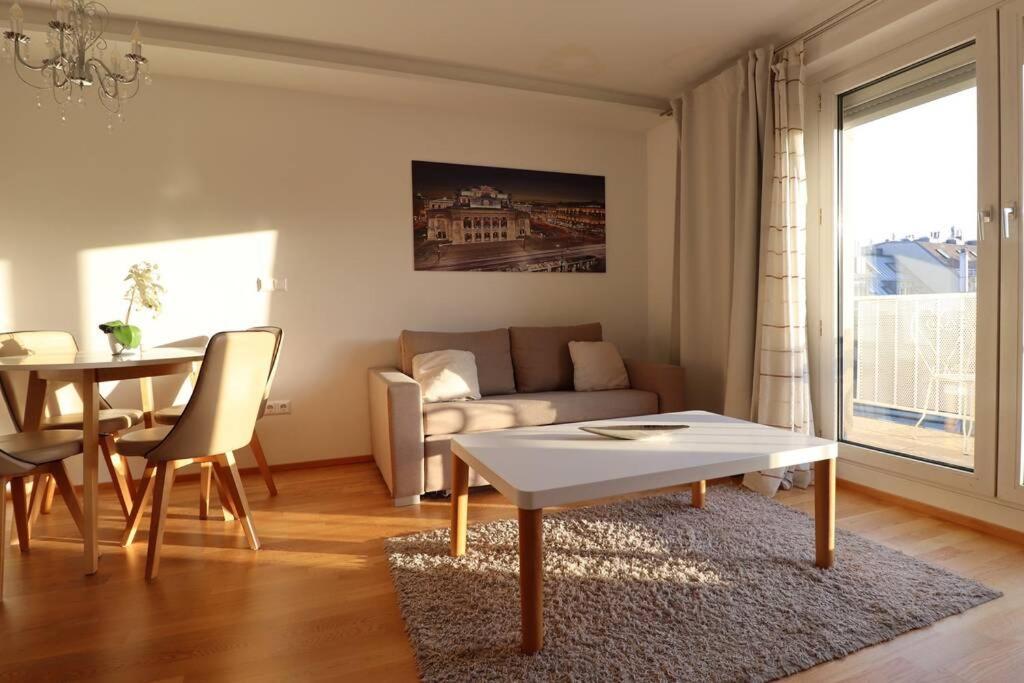 Brilliant View: Balcony Home, Modern, Stylish And Newly Renovated Wien Eksteriør billede