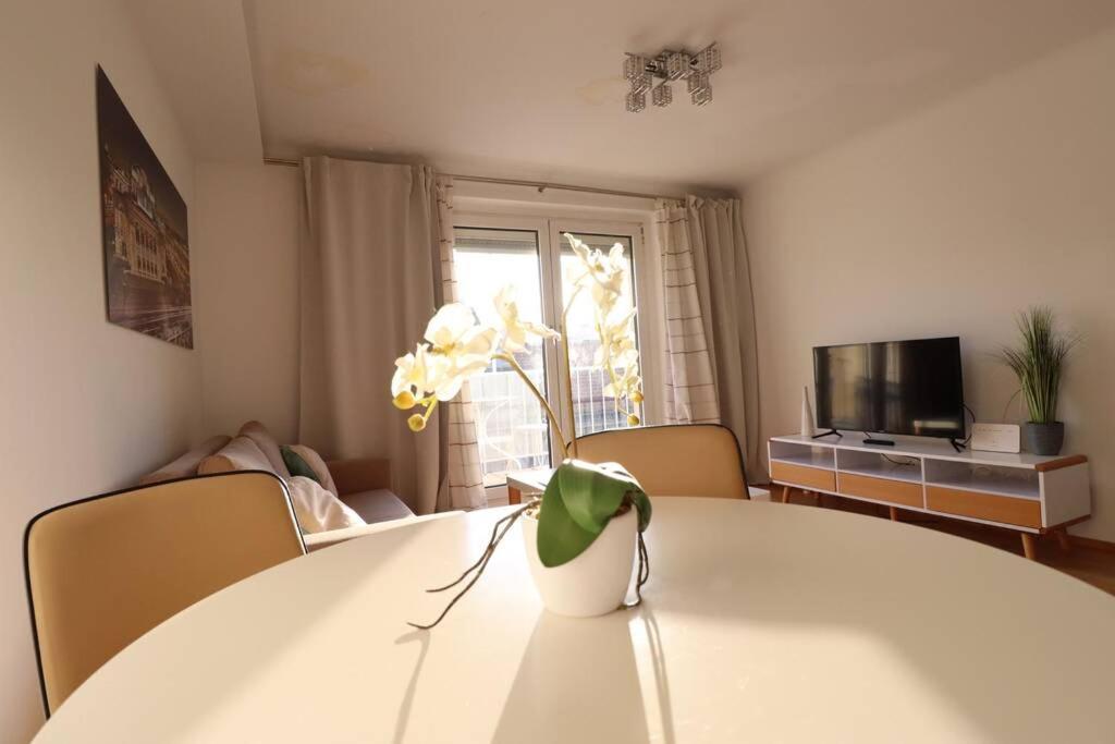 Brilliant View: Balcony Home, Modern, Stylish And Newly Renovated Wien Eksteriør billede