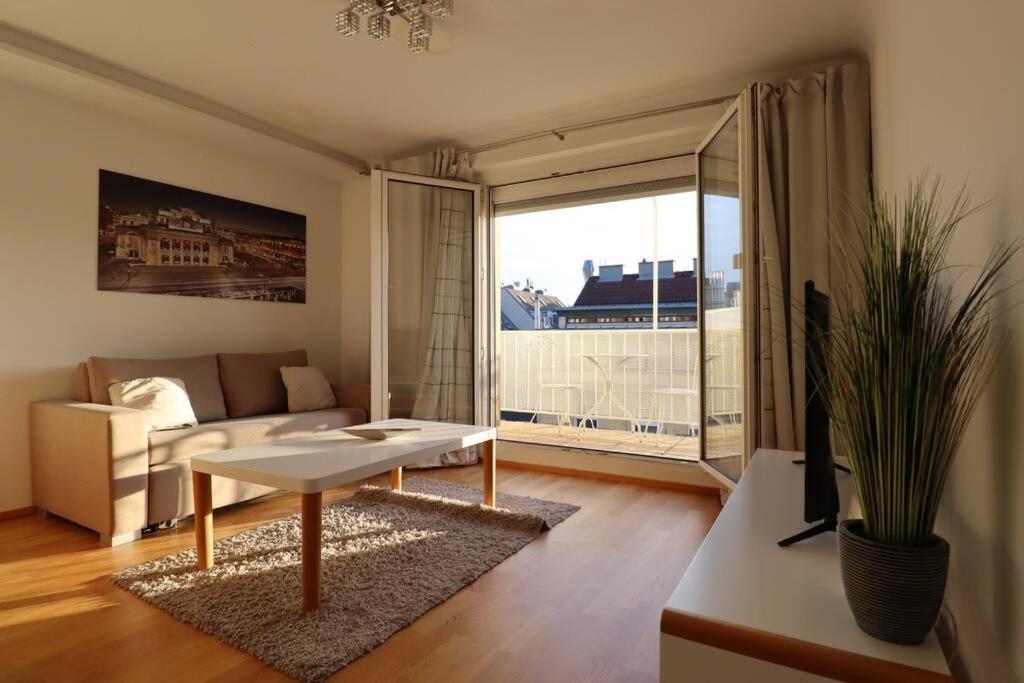 Brilliant View: Balcony Home, Modern, Stylish And Newly Renovated Wien Eksteriør billede