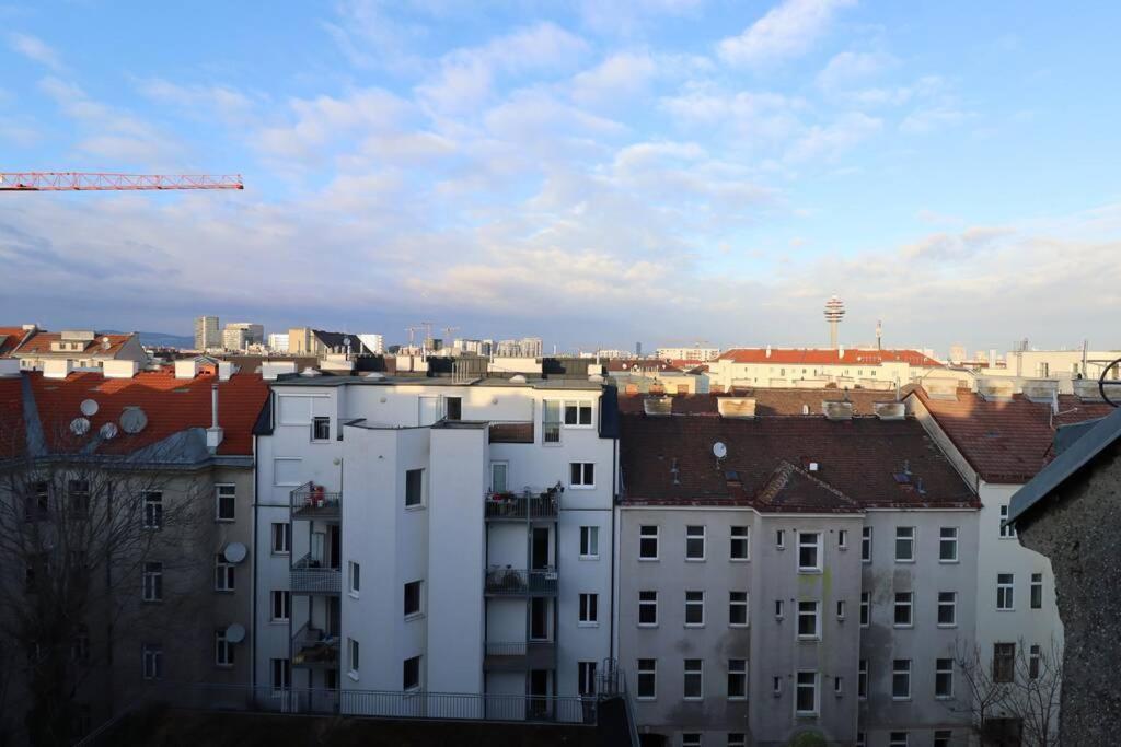 Brilliant View: Balcony Home, Modern, Stylish And Newly Renovated Wien Eksteriør billede